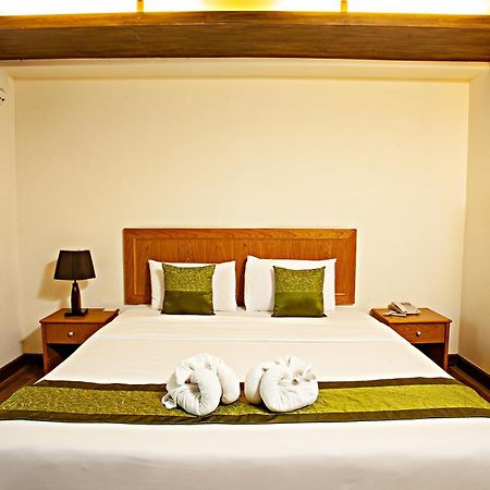 Tm Land Hotel Ayutthaya Extérieur photo