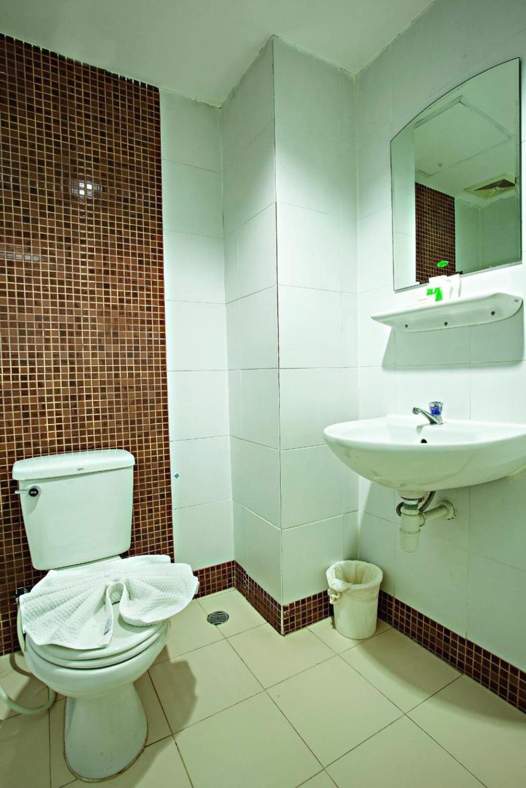 Tm Land Hotel Ayutthaya Extérieur photo