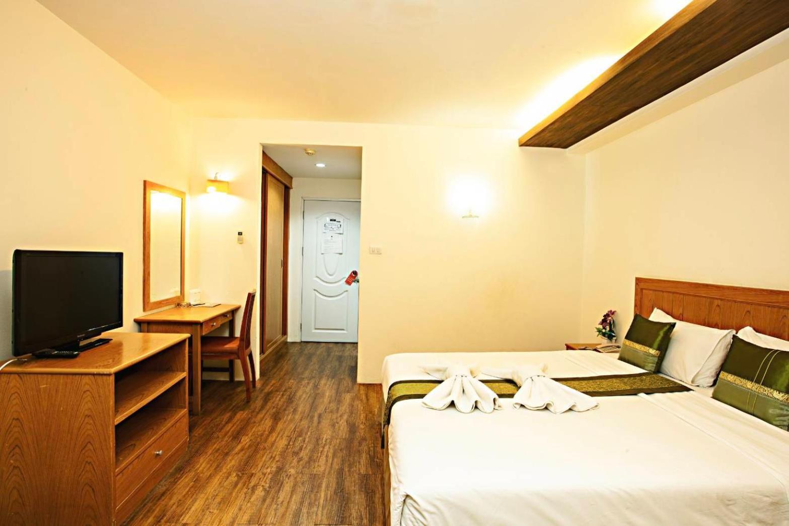 Tm Land Hotel Ayutthaya Extérieur photo
