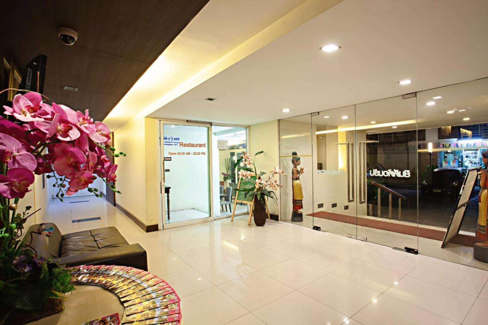 Tm Land Hotel Ayutthaya Extérieur photo